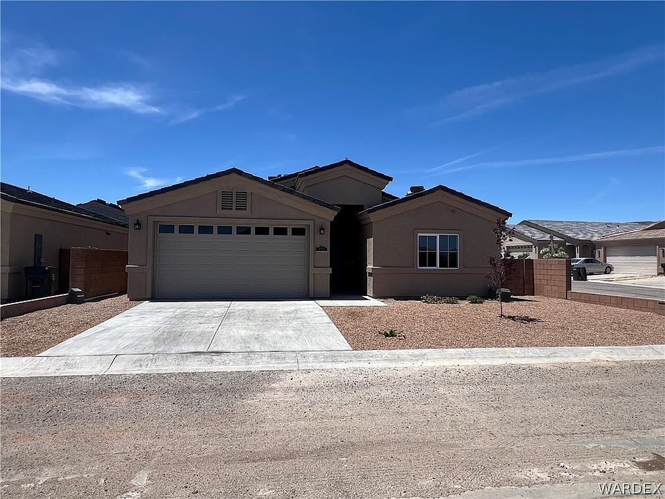 1st image of 824 Vista Grande Drive