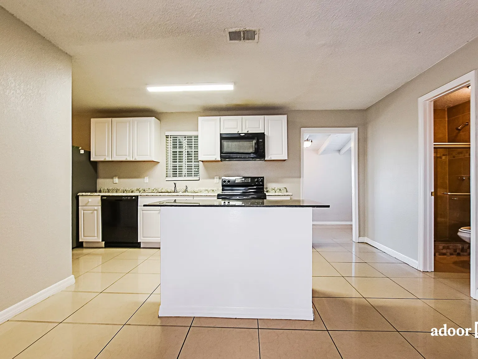 3 bed, 2.0 bath, 1233 sqft, $1,845 — Photo 2