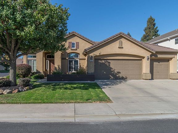 2nd image of 1525 Roadrunner Dr