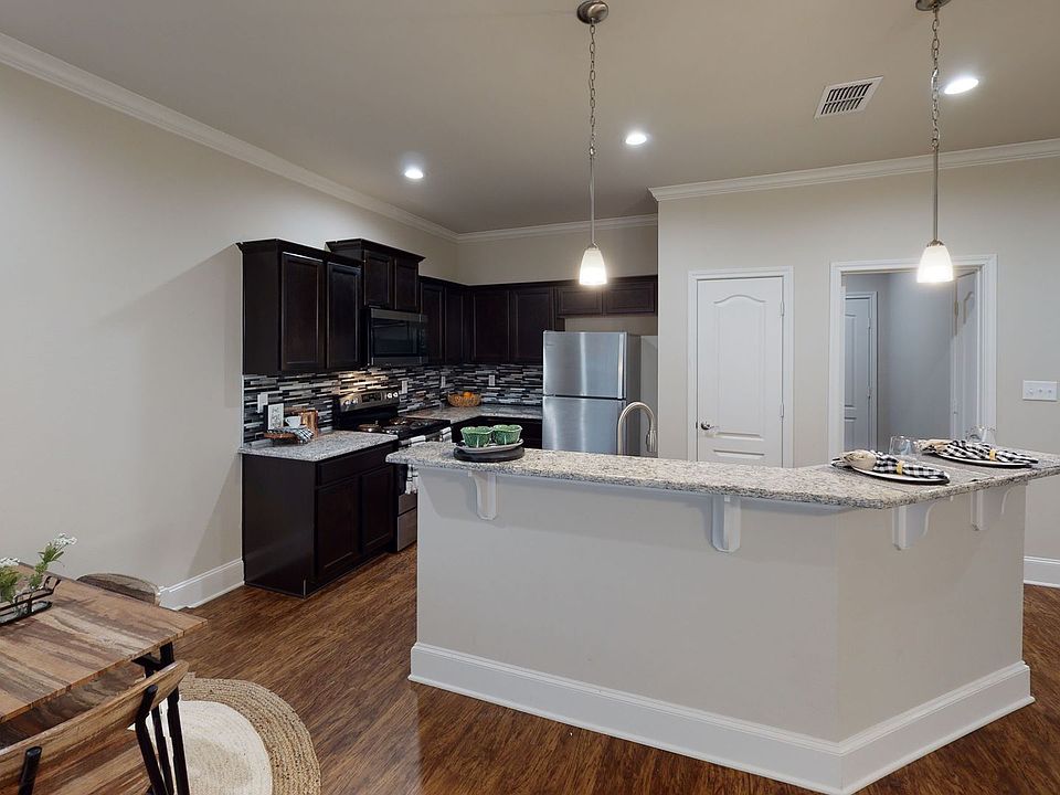 1st image of 915 E Grande Blvd #502