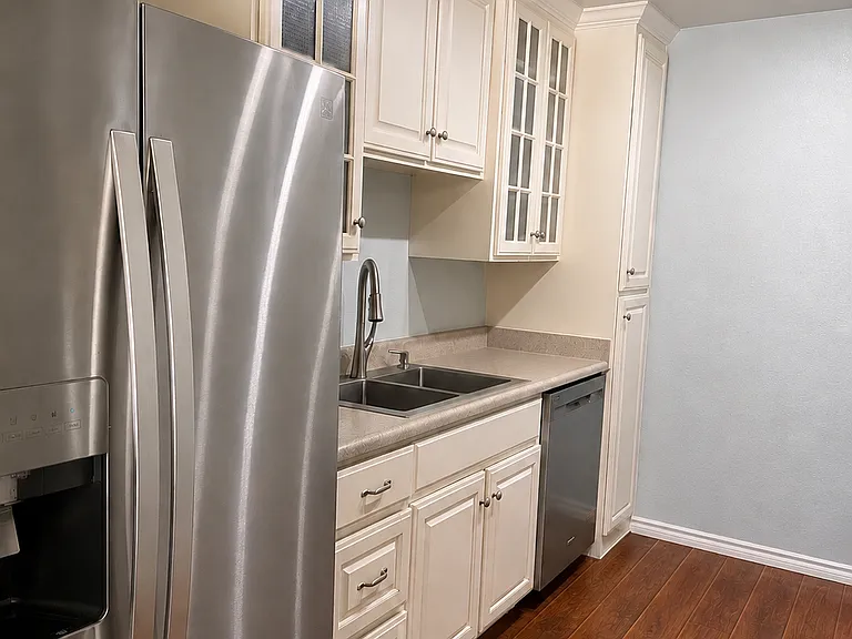 2704 Harvest Ln — Photo 7