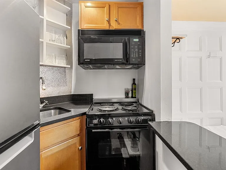 425 Beacon St #2 — Photo 5