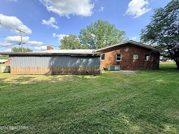 3rd image of 331 White Oak St
