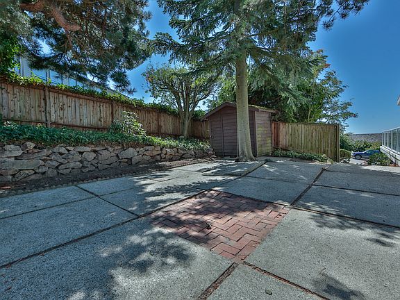 4th image of 13405 SE 43rd Pl