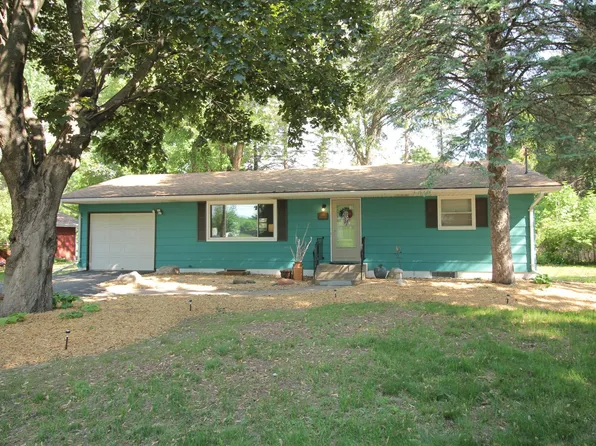 13282 Andrews Ave, Lindstrom, MN 55045