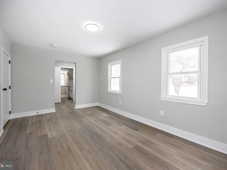 181 W 7th Ave — Photo 14
