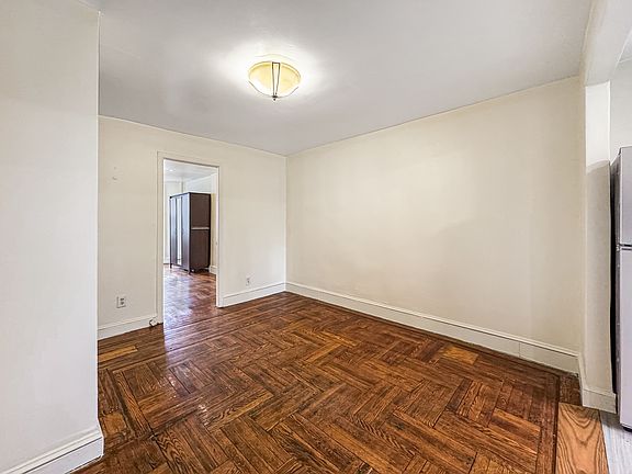 3rd image of 463 Halsey St