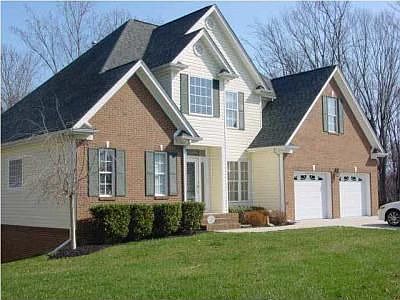 1st image of 819 Brooke Stone Dr