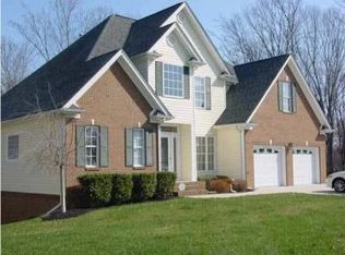 819 Brooke Stone Dr, Soddy Daisy, TN 37379