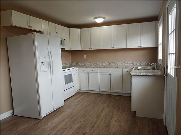 5th image of 1121 Druid Pl