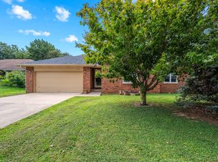 1504 W Lindberg St, Springfield, MO 65807