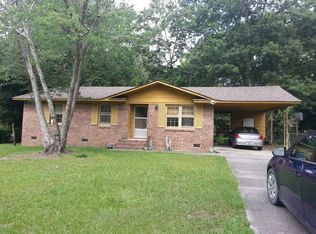 113 Gatlin Dr, Hopkins, SC 29061