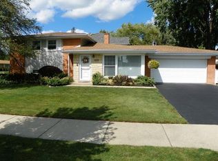 1604 E Frederick St, Arlington Heights, IL 60004