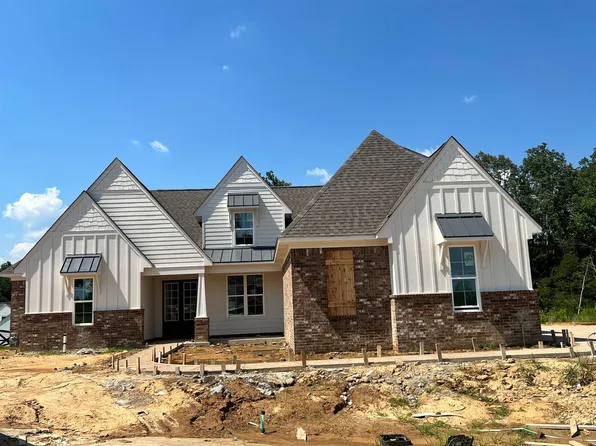 240 Drake Dr, Piperton, TN 38017