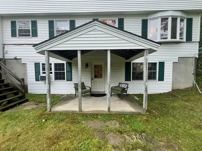 In Law Apartment, Private entrance and patio area