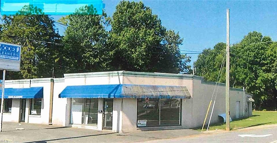 1st image of 520 Salem St