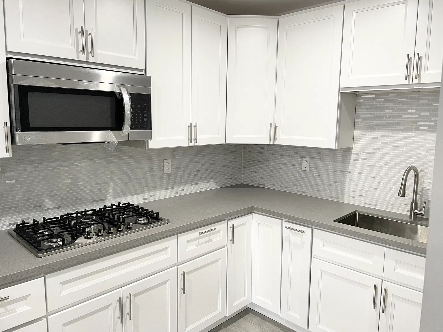 3 bed, 450 sqft, $3,350 — Photo 3