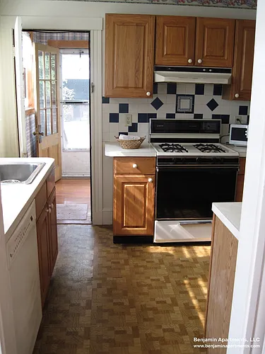17 Elmira St #A Photo 1