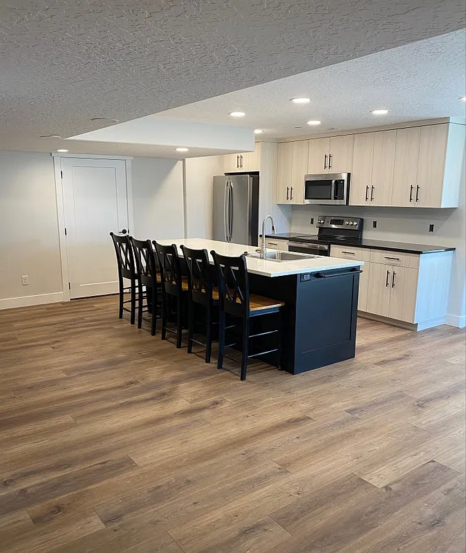 Newly Remodeled Daylight Basement Apartment — Photo 1