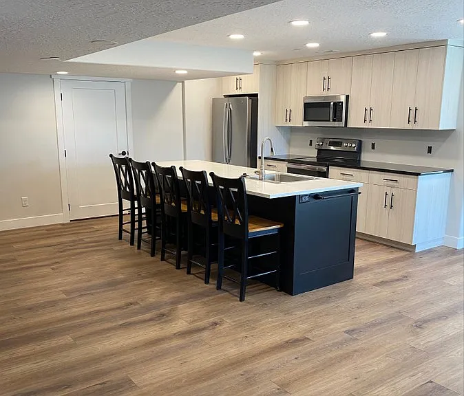 909 Burke Ln — Photo 1