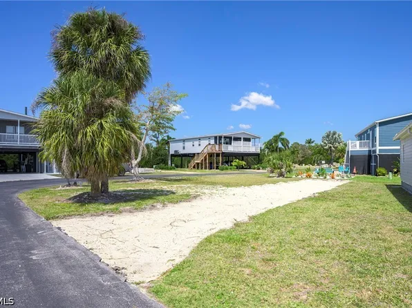 13690 Knot Dr, Fort Myers, FL 33908