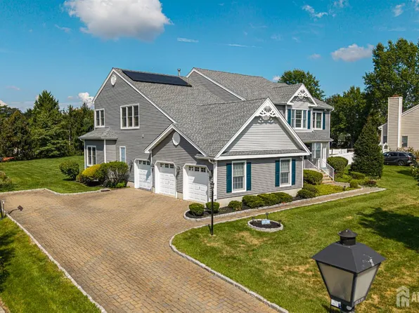 16 Bodine Dr, Cranbury, NJ 08512