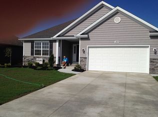 120 Country Club Ln, Grand Island, NY 14072