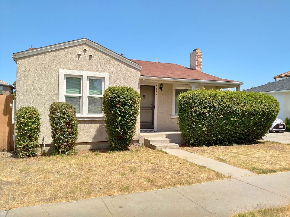 1st image of 2255 E San Antonio St