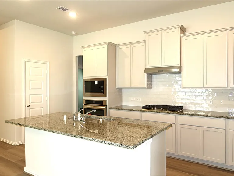6306 Fulton Dr — Photo 5