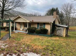 497 Pennsylvania Rd, Mills River, NC 28759