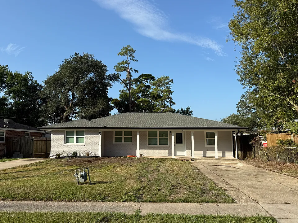 365 Hickory Dr
