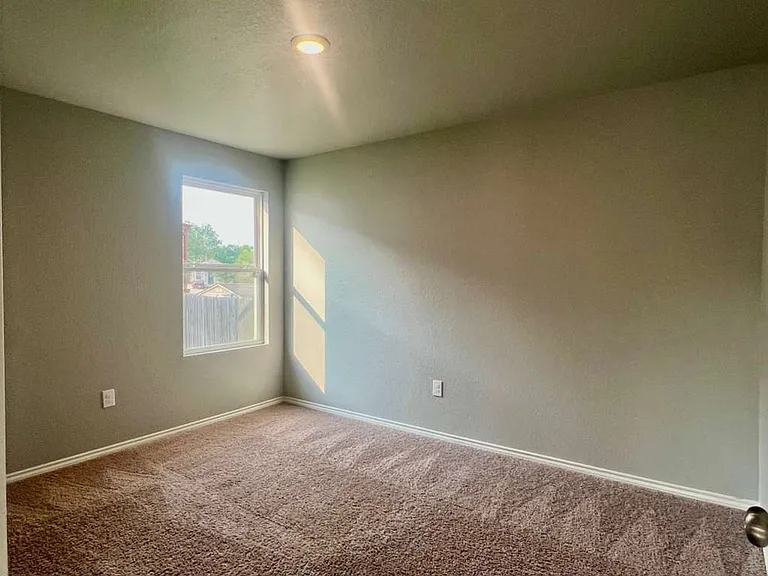 10239 Robbins Crk — Photo 8