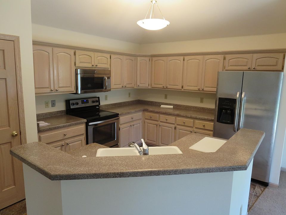 Lots of Cabinets in Kitchen + pantry