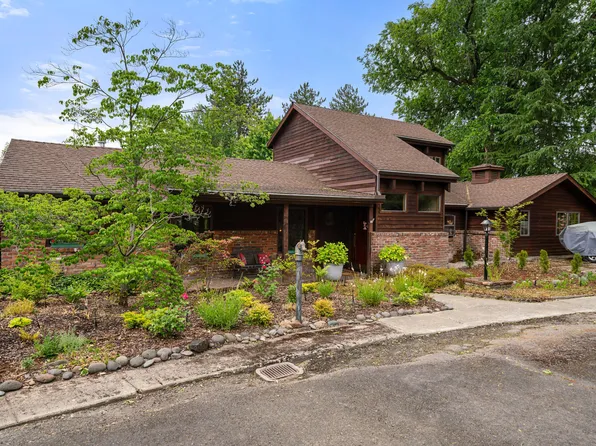 2502 Dellwood Ave, Medford, OR 97504