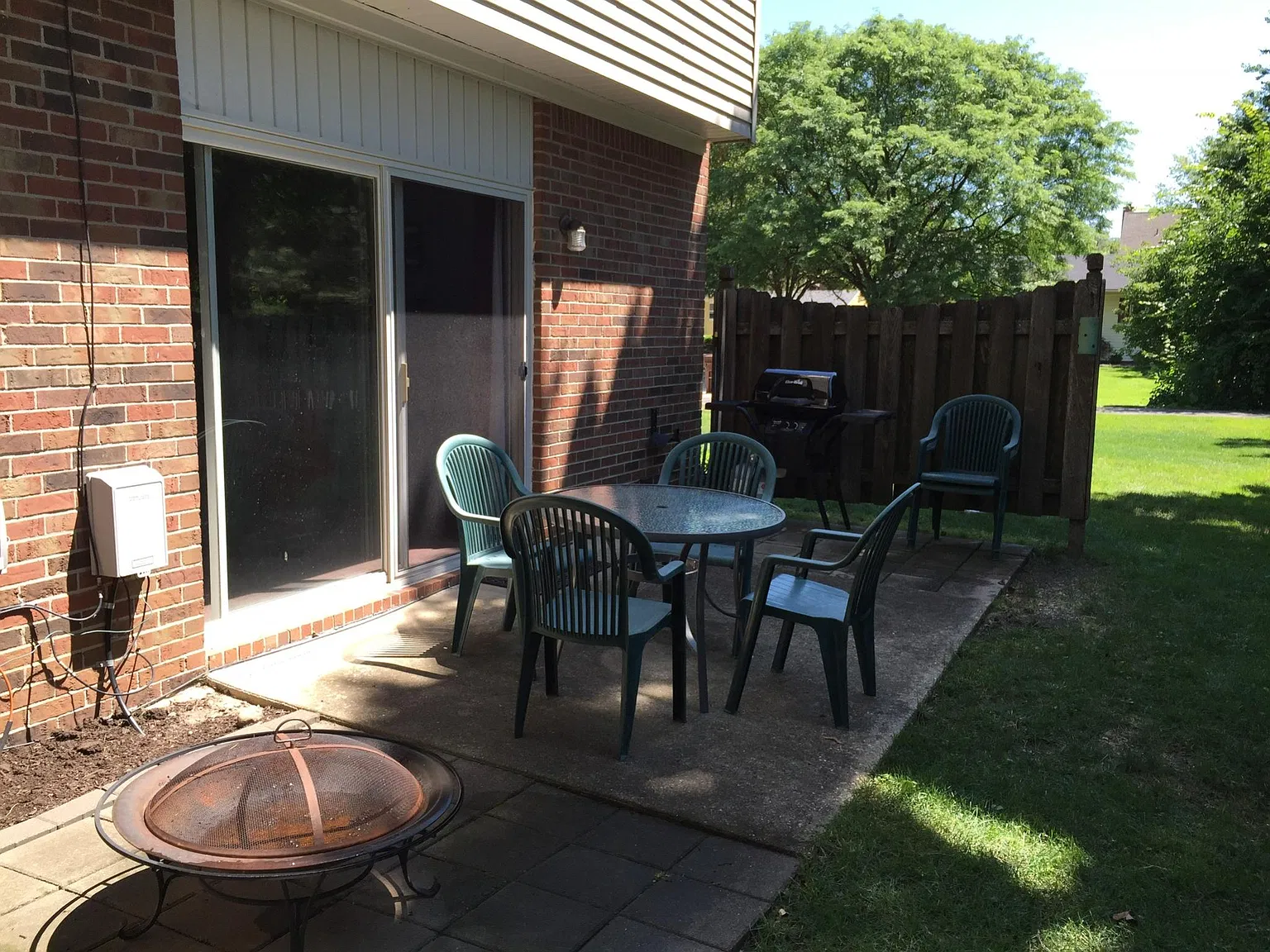 2 bed, 1.5 bath, 900 sqft, $1,800 — Photo 3