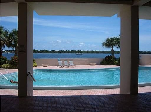 4th image of 132 Lakeshore Dr APT 919