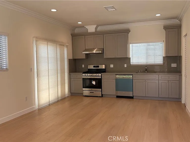 3829 Esmeralda Ave — Photo 2