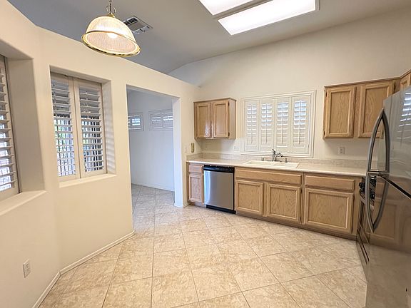 3rd image of 482 Dalgreen Pl