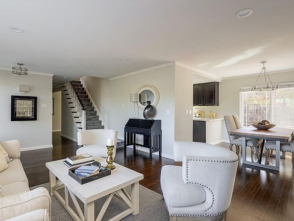 4th image of 408 Compass Dr