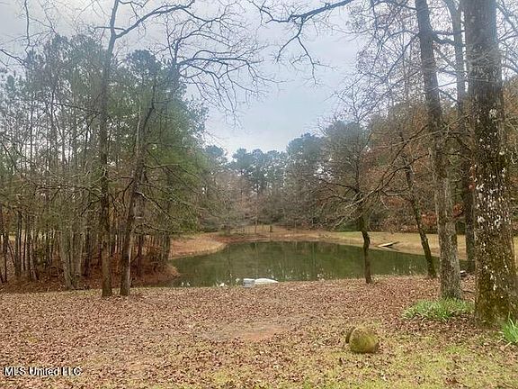 3rd image of 2171 Emerald Ln