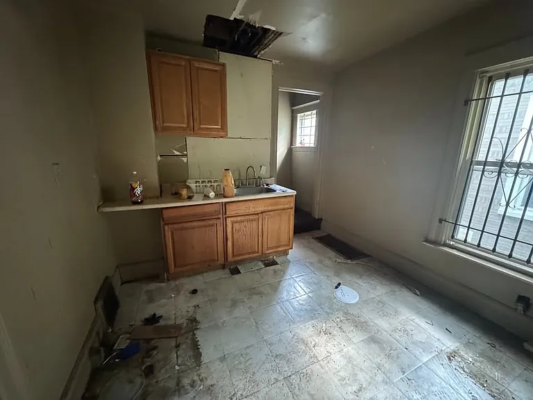 376 Highland St — Photo 7