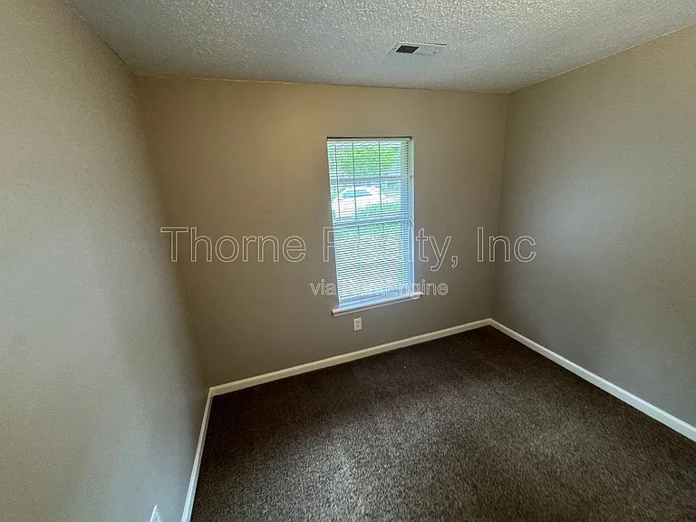 2260 Sherwood Ave #E — Photo 9