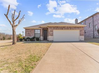 400 Stonecreek Dr, Princeton, TX 75407