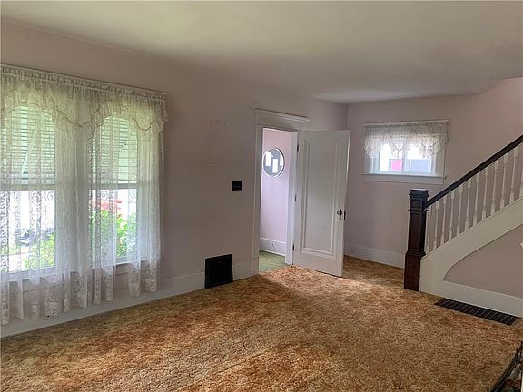 2nd image of 2809 Plum St