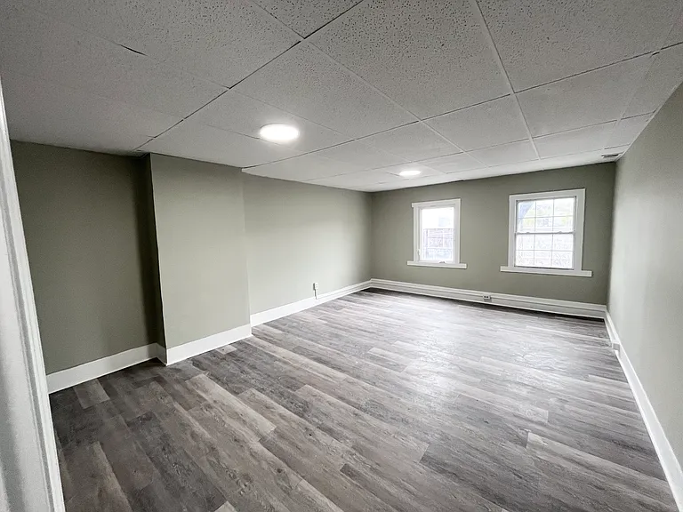 28 E Washington Ave #2A — Photo 3
