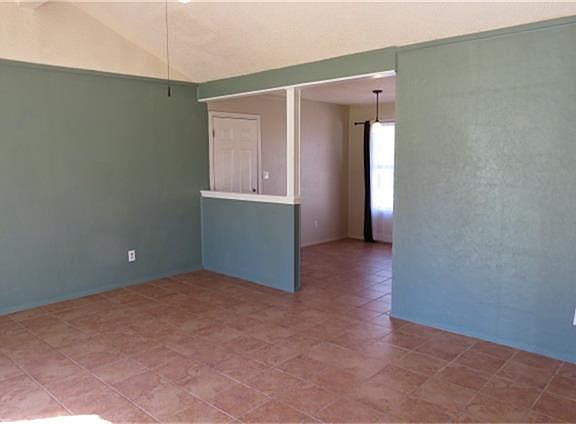 3rd image of 10745 Royal Forest Dr