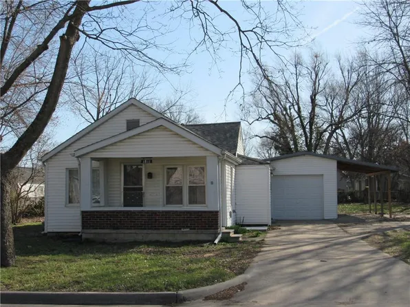 1811 S Harrison Ave, Sedalia, MO 65301