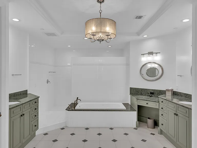 4866 S Harbor Dr #401 — Photo 13