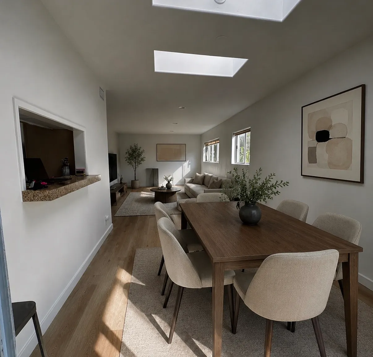 3 bed, 2250 sqft, $8,500 — Photo 2