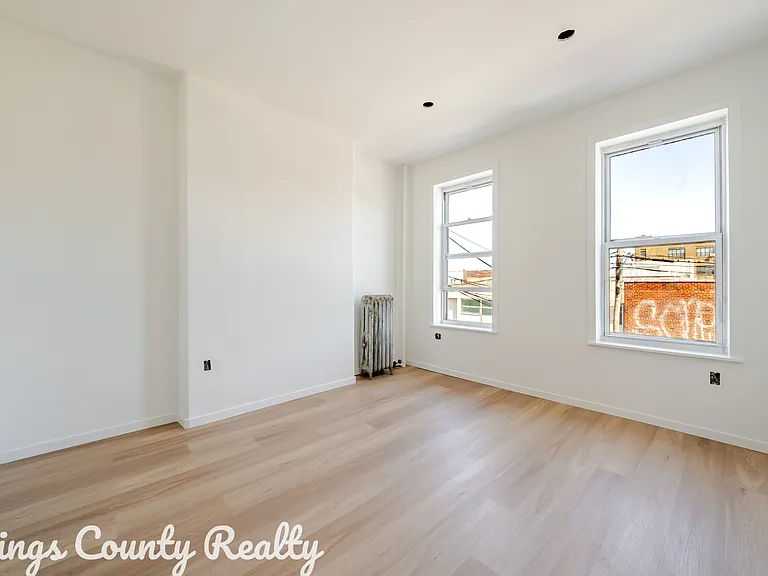 94 Harrison Pl #2R — Photo 16